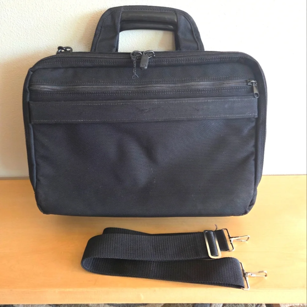 Brenthaven Classic Ballistic Nylon Business Laptop Bag, Black
